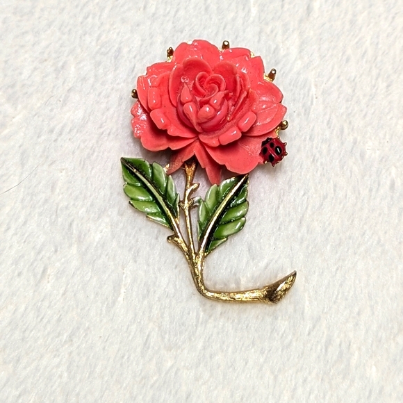 Vintage JJ Jonette Coarl Colored Rose Brooche with Goldtone Stem - Picture 1 of 6